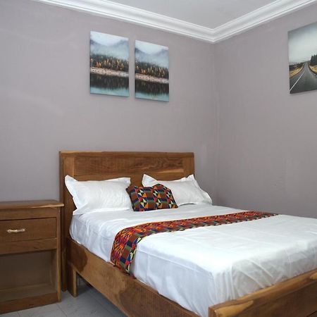 Faith And Grace Guest House Lamin Exterior photo