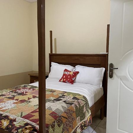 Faith And Grace Guest House Lamin Exterior photo