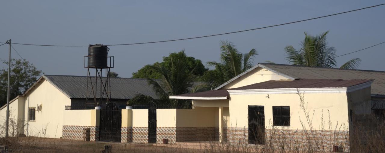 Faith And Grace Guest House Lamin Exterior photo