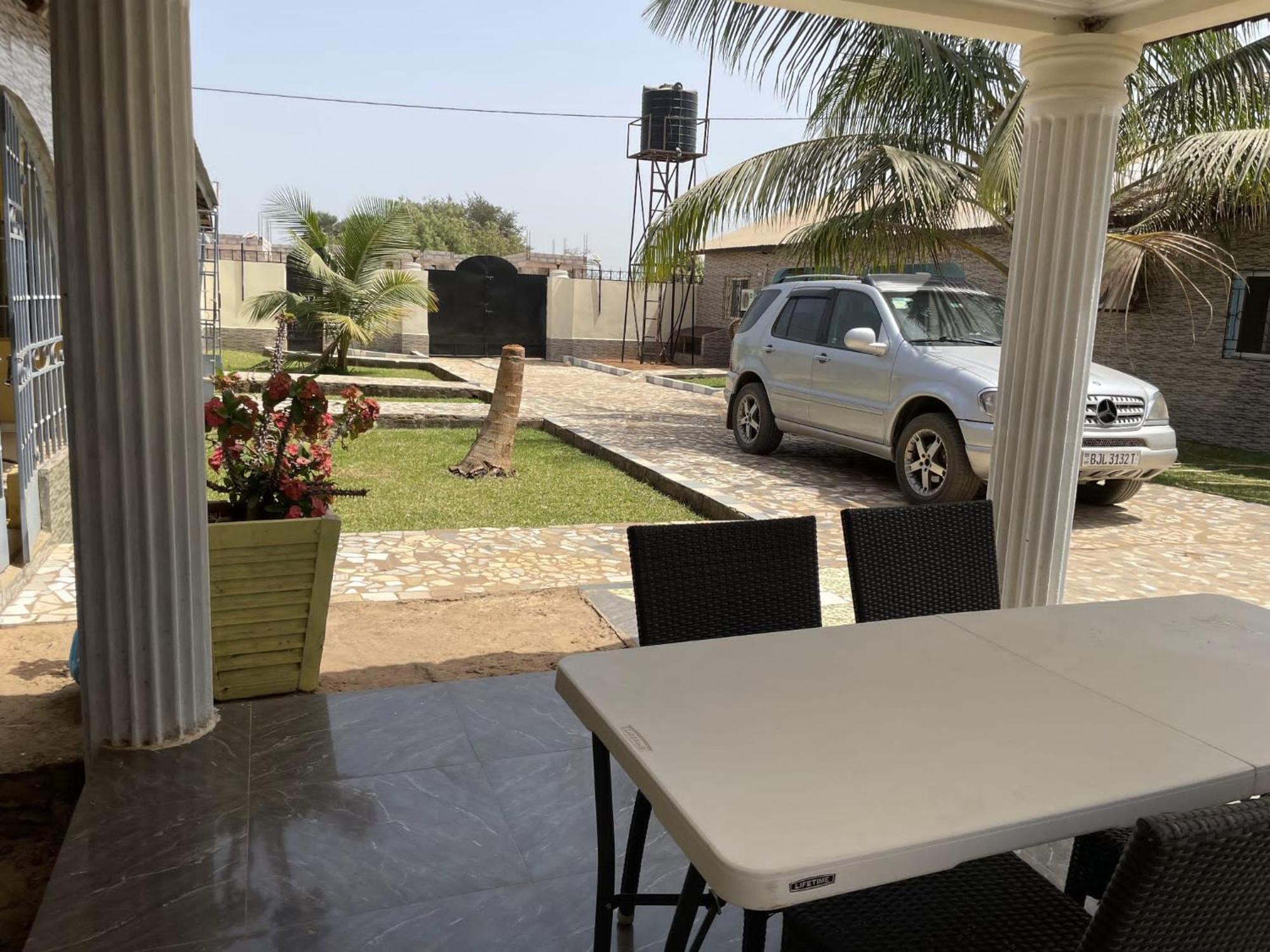 Faith And Grace Guest House Lamin Exterior photo
