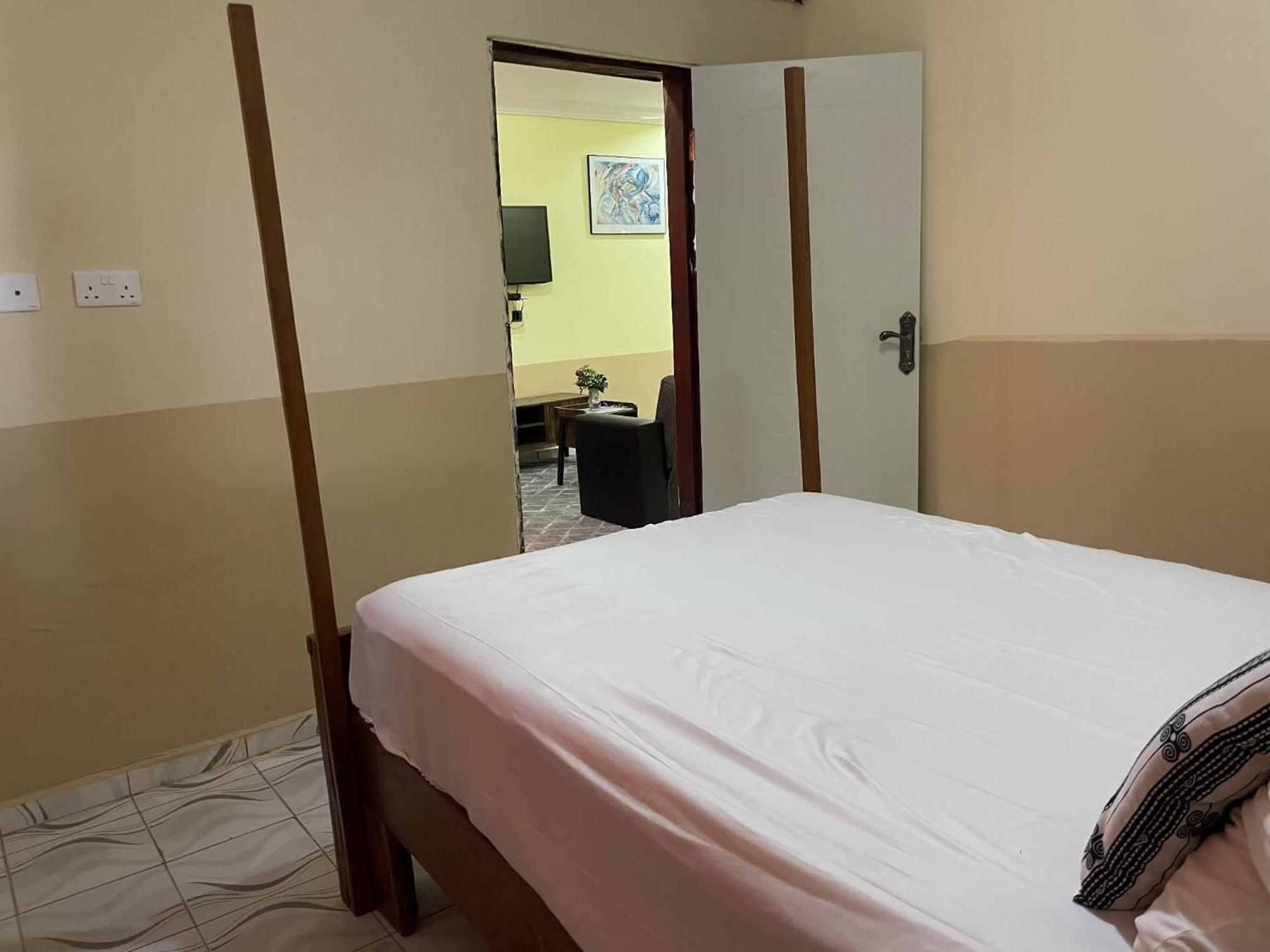 Faith And Grace Guest House Lamin Exterior photo