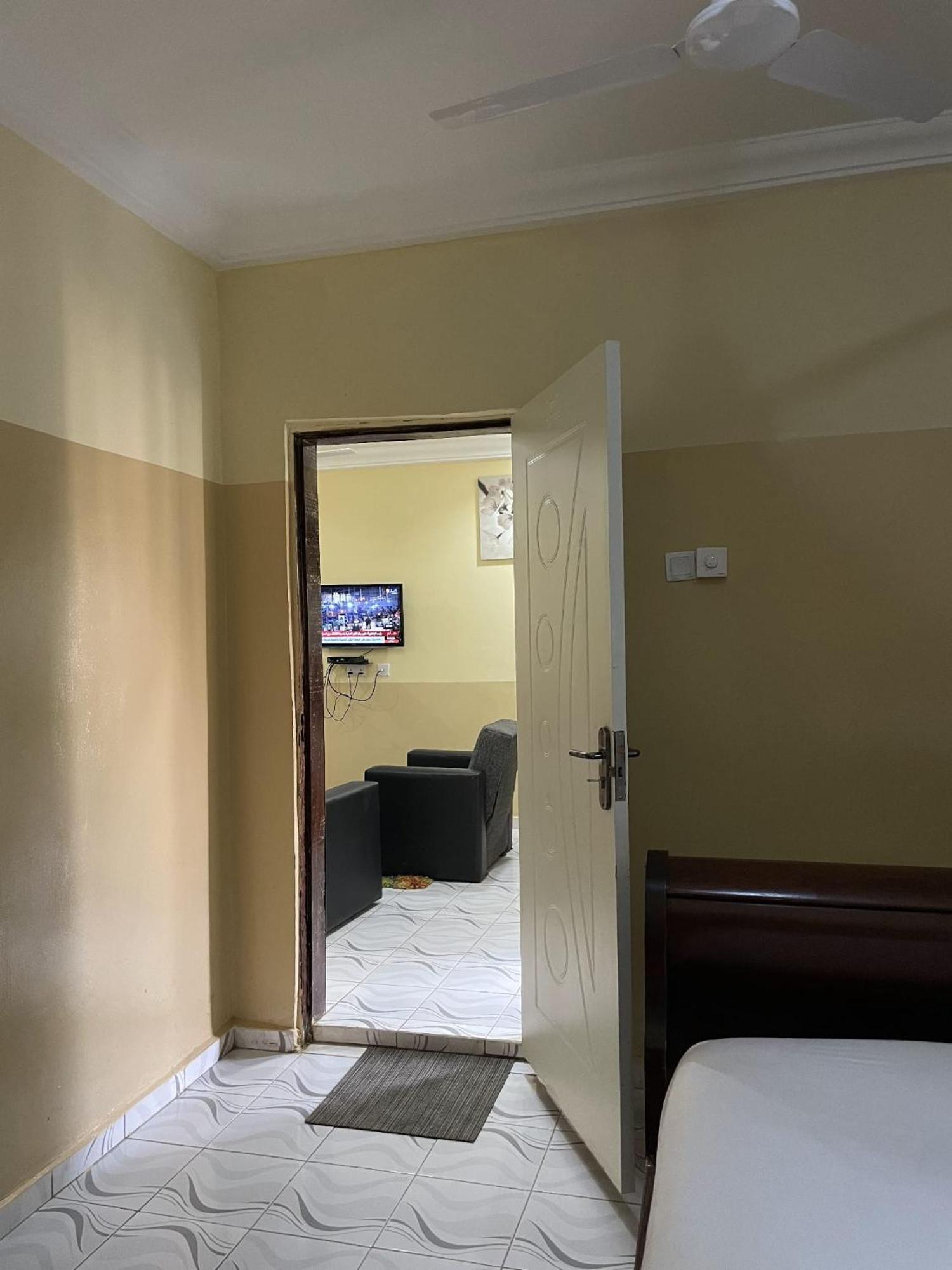 Faith And Grace Guest House Lamin Exterior photo