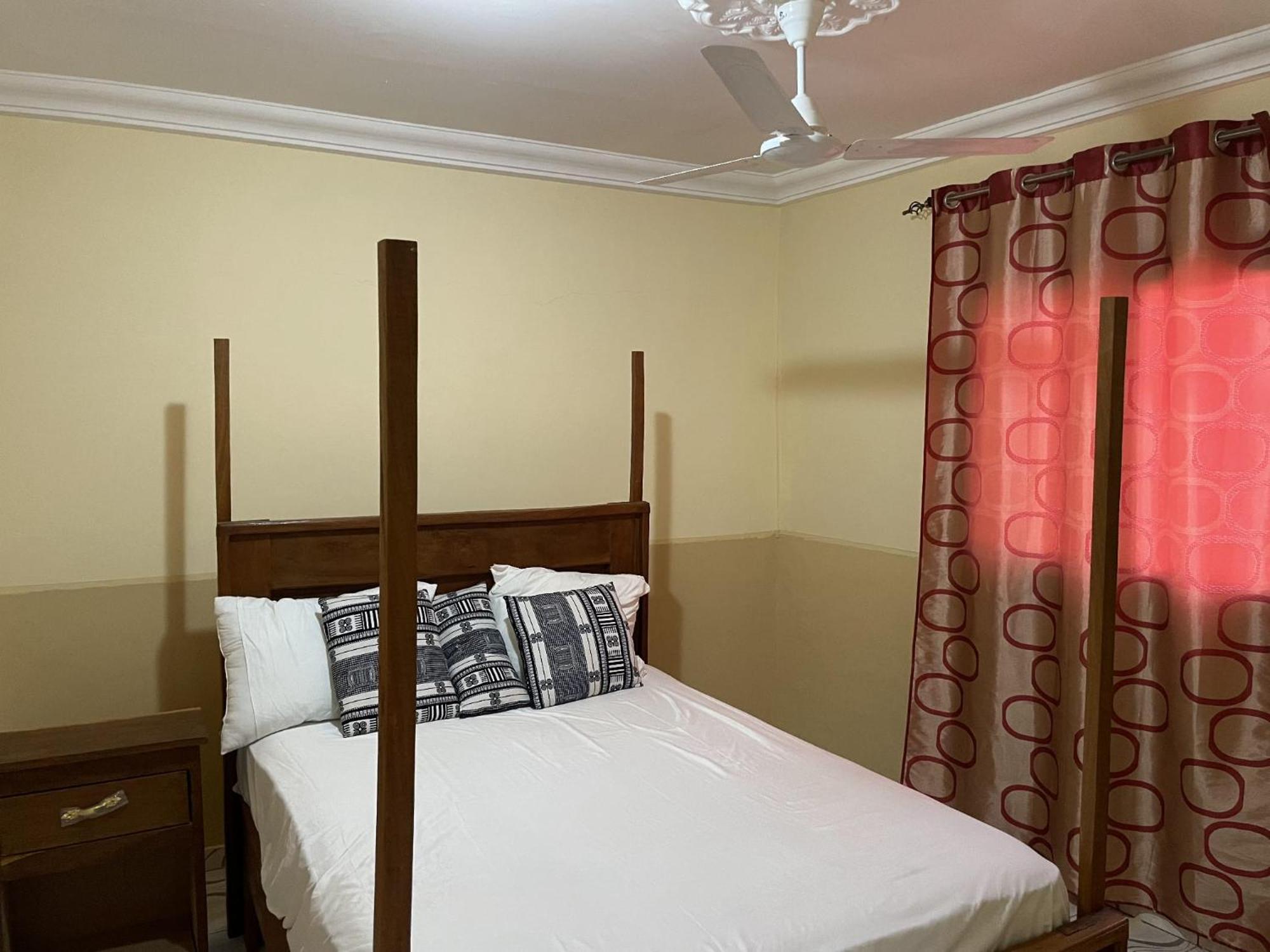 Faith And Grace Guest House Lamin Exterior photo