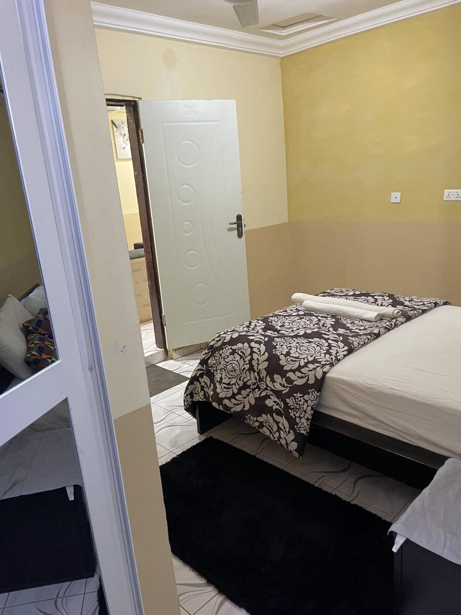 Faith And Grace Guest House Lamin Exterior photo
