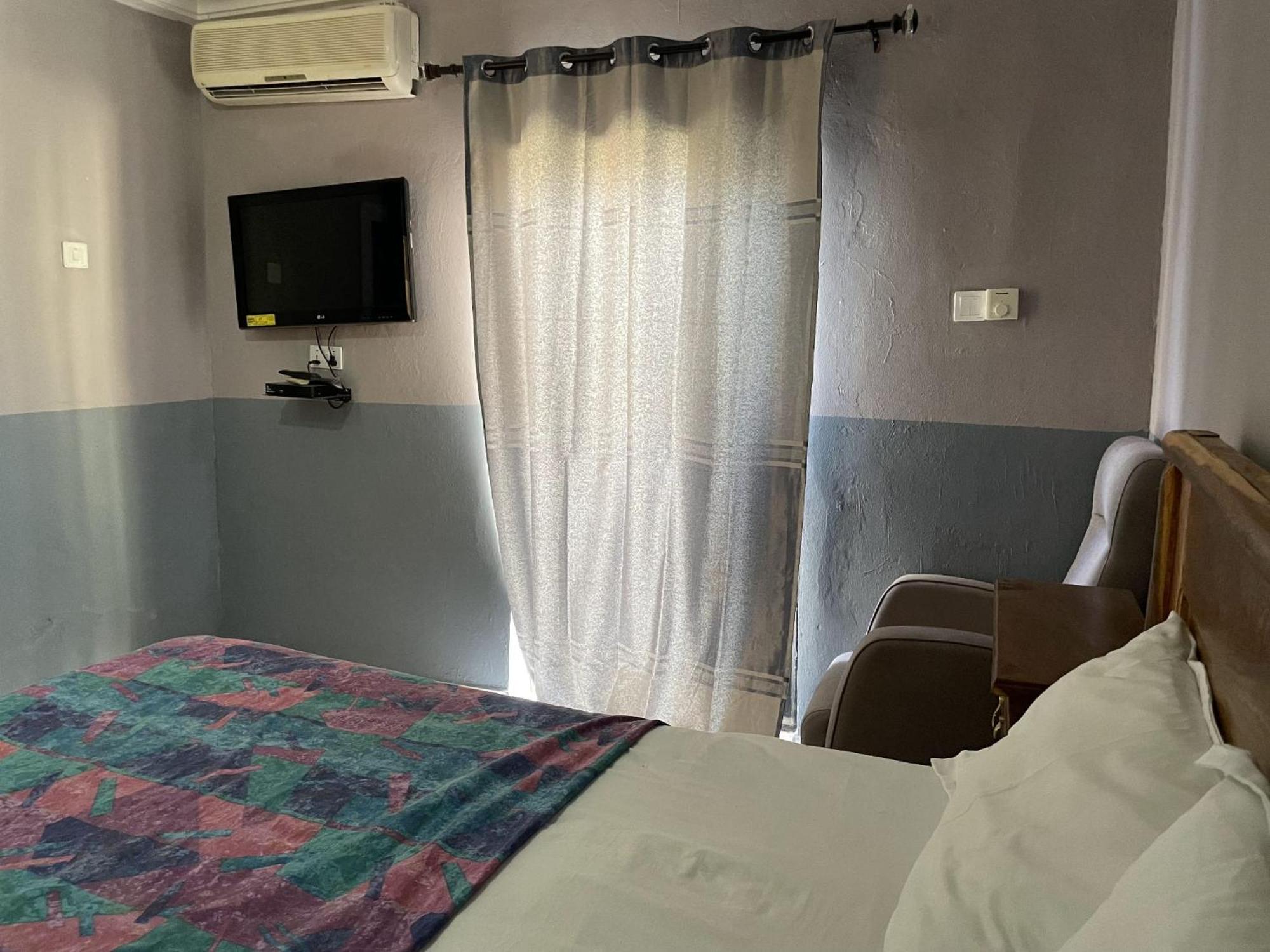 Faith And Grace Guest House Lamin Exterior photo