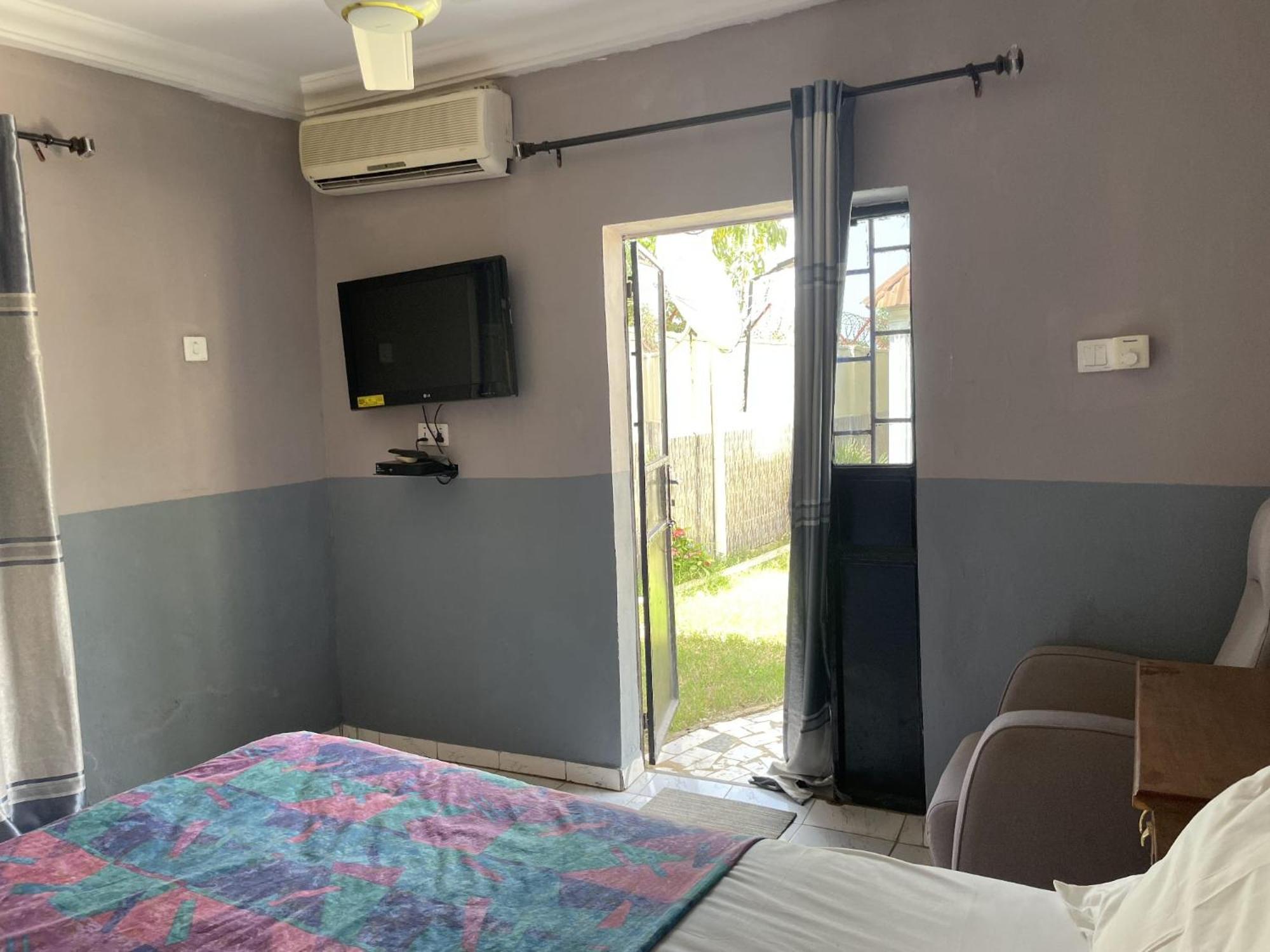 Faith And Grace Guest House Lamin Exterior photo